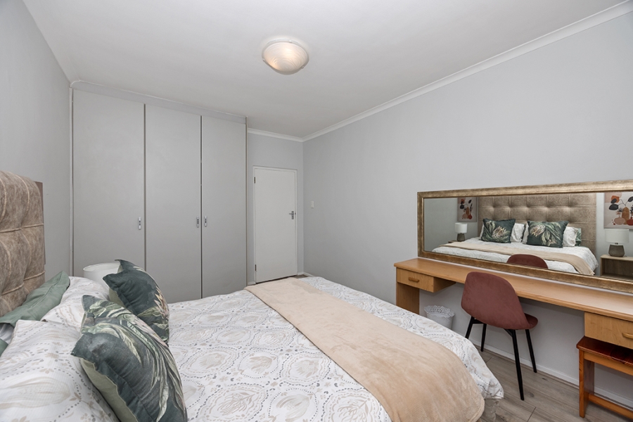 7 Bedroom Property for Sale in Sonstraal Western Cape